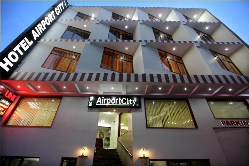Hotel Airport City Near Delhi International Airport Nuova Delhi Esterno foto
